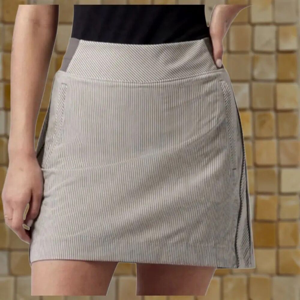 Athleta Brooklyn Skirt in Grey White Stripe, Size 14 (D1)